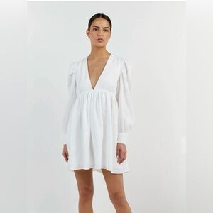 DISSH White V-Neck Linen Dress. Size 8